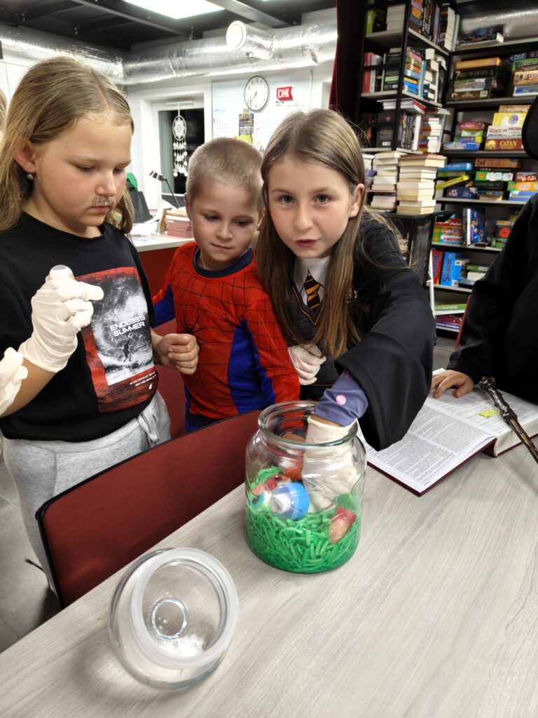 Noc bibliotek