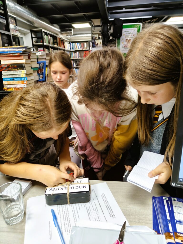 Noc bibliotek
