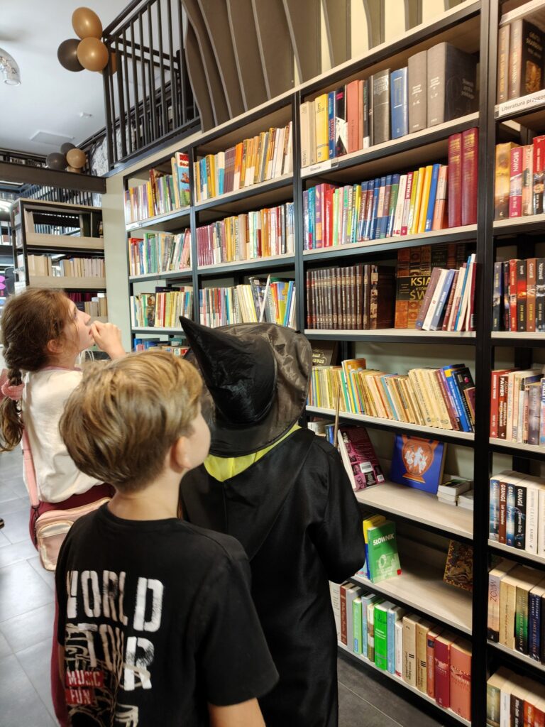 Noc bibliotek